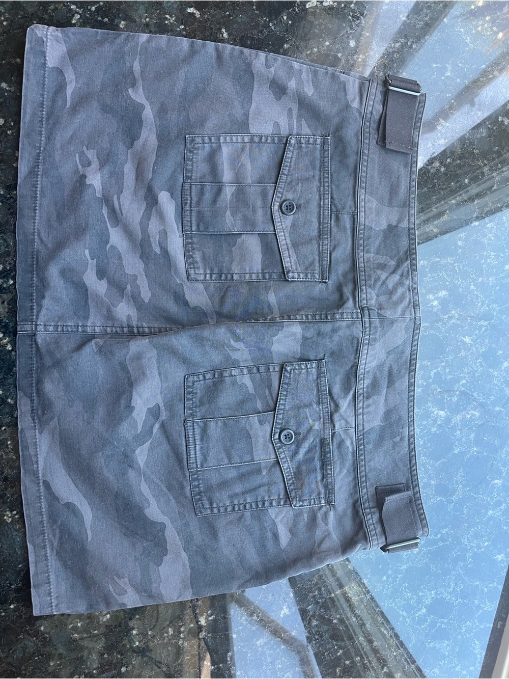 Old Navy Gray Camo Cargo Shorts - Picture 3 of 4